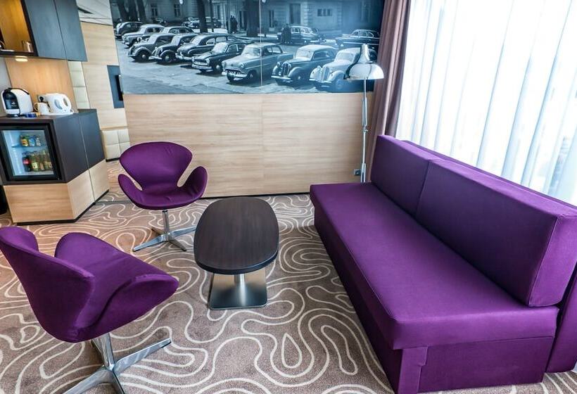 Люкс, Holiday Inn Budapest Budaörs, An Ihg