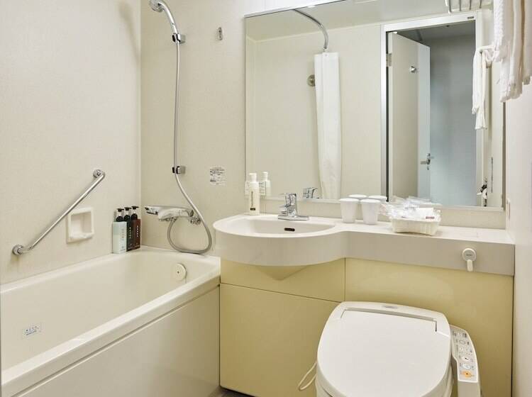 Номер Стандарт, Mitsui Garden Hotel Okayama