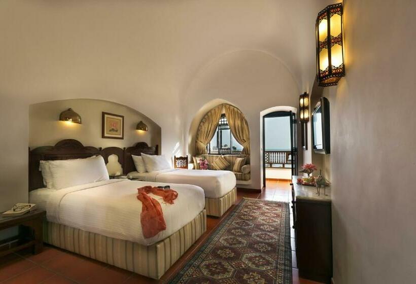اتاق لوکس با چشم‌انداز دریا, Movenpick Resort Sharm El Sheikh