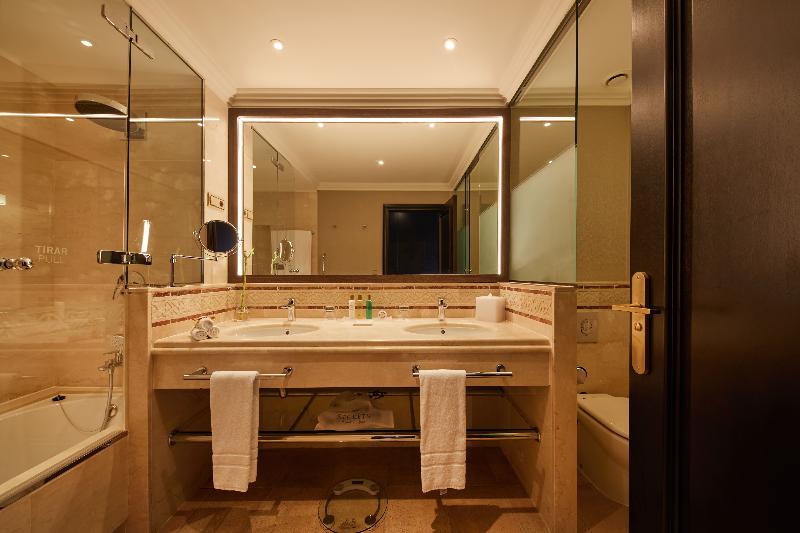 オーシャンビュージュニアスイート, Secrets Bahía Real Resort & Spa - Adults Only
