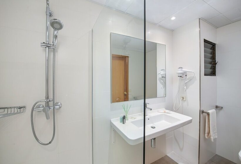 스탠다드 스튜디오, Apartamentos Carlos V