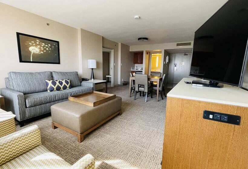 Люкс Кровать Кинг, Doubletree By Hilton Fresno Convention Center