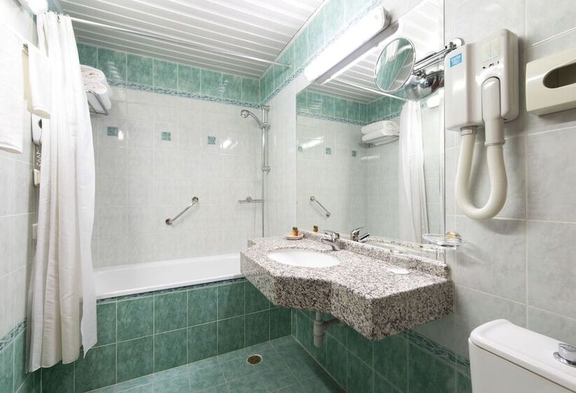 Номер Стандарт, Downtown   Top Location In The Heart Of Sofia City