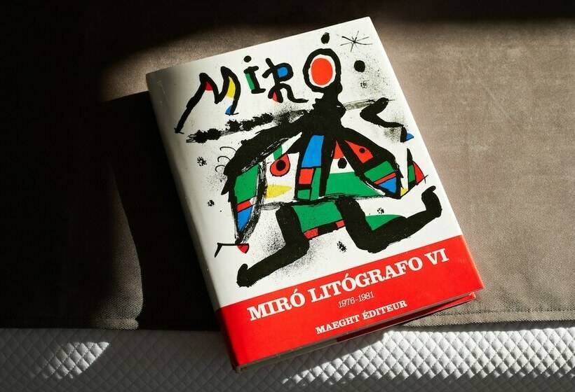 디럭스 룸 바다 전망, Joan Miro Museum