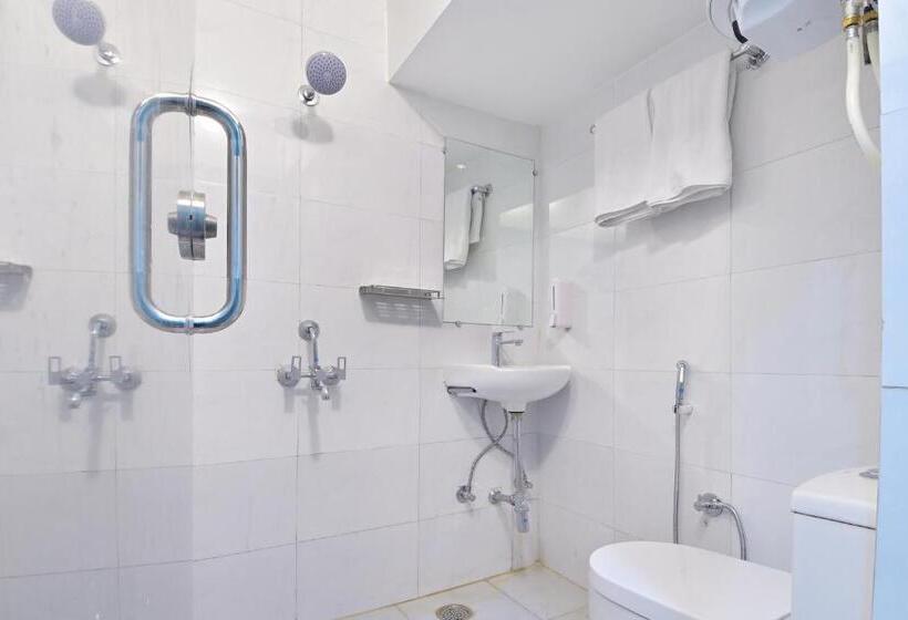 اتاق لوکس یک تخته, Chowdhry Tourist Lodge   New Delhi Railway Station   2 Minutes Walk