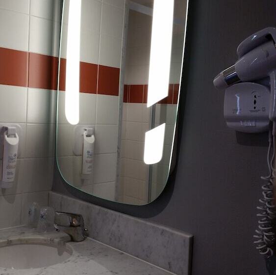 Номер Комфорт, The Originals City, Hôtel Le Berry, Bourges