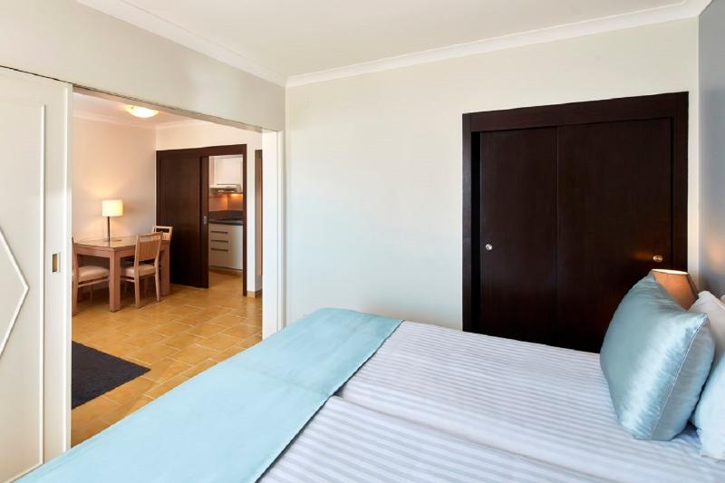 스탠다드 스튜디오 풀장 전망, Santa Eulalia Hotel & Spa