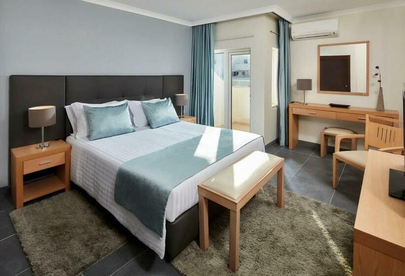 스탠다드 스튜디오, Santa Eulalia Hotel & Spa