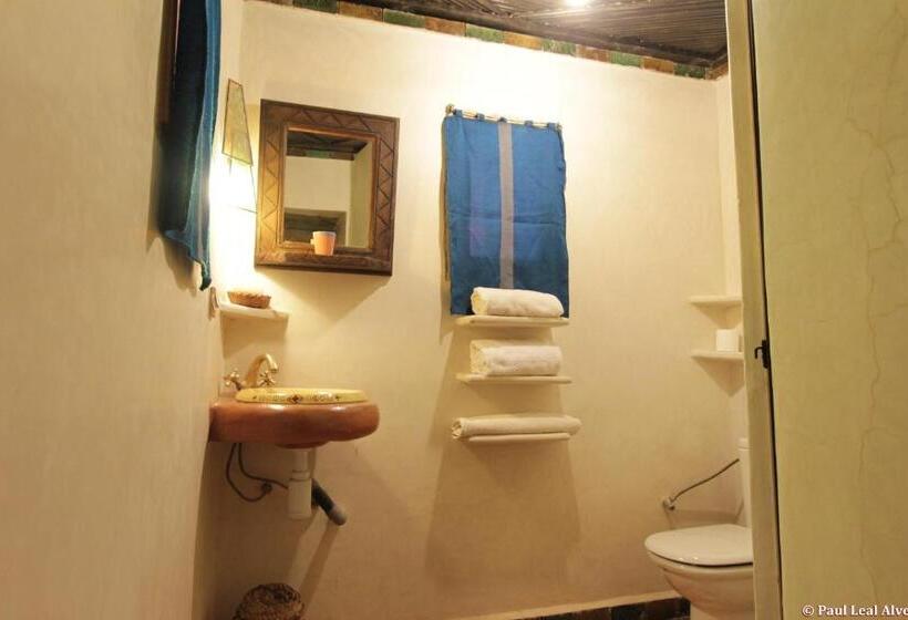 اتاق استاندارد چهار تخته, Kasbah Baha Baha