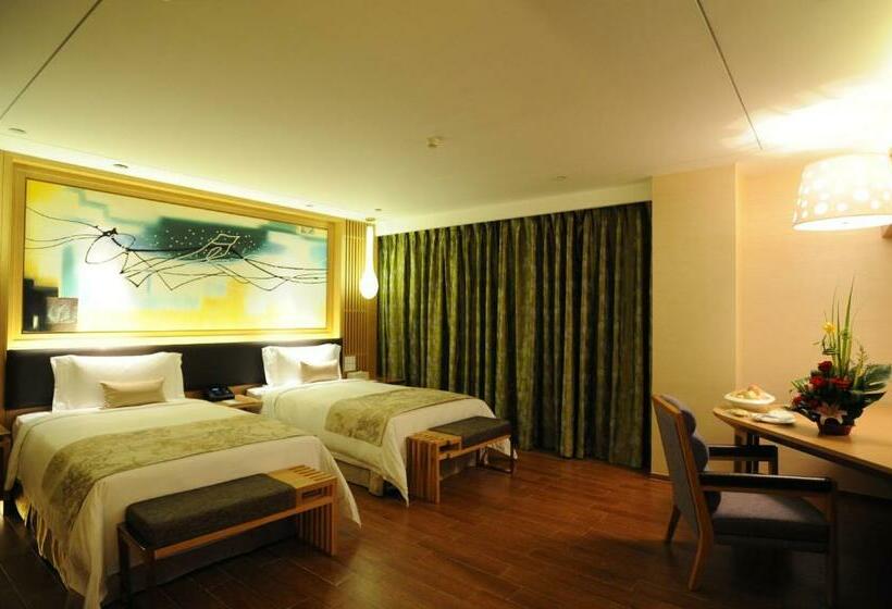 اتاق سوپریور با چشم‌انداز باغ, Huidong Regal Palace Resort