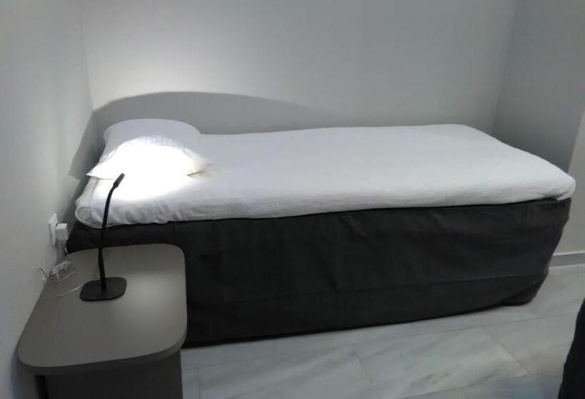 스탠다드 트리플 발코니 룸, Chios City Inn