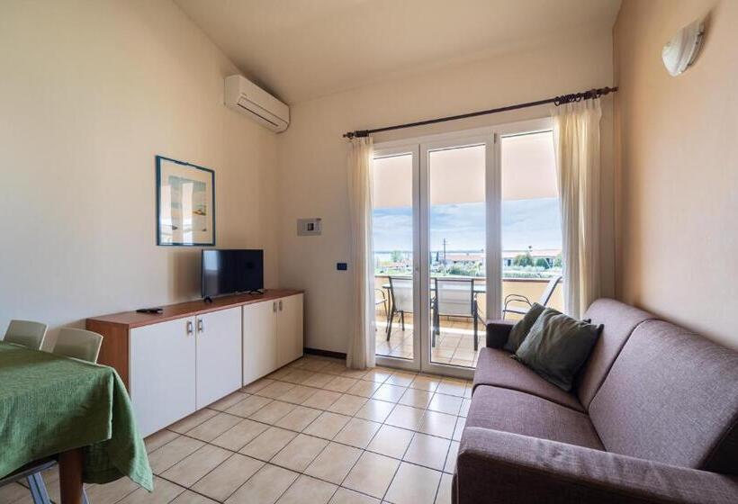 1 Bedroom Apartment Lake View, Residence Primera