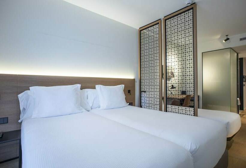 Трехместный Номер Deluxe, Paxton Barcelona