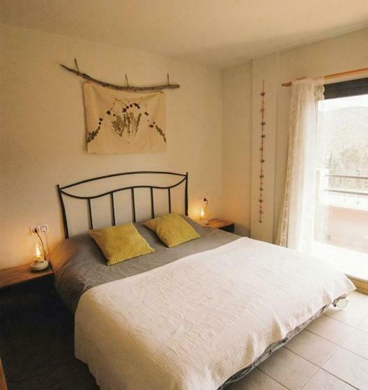Quarto Estandar com Terraço, Hostal De L Aigua