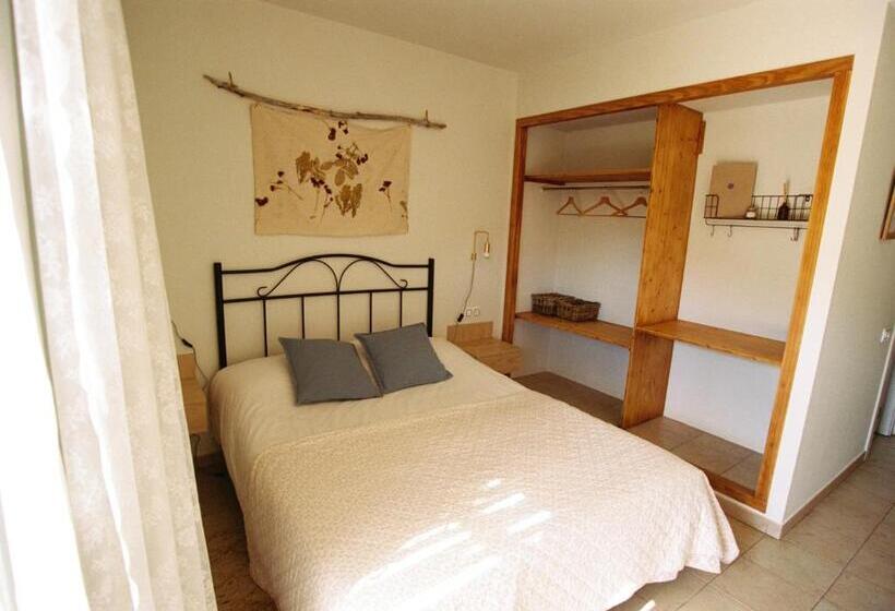 Quarto Estandar com Terraço, Hostal De L Aigua