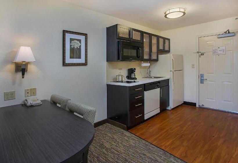 标准工作室, Candlewood Suites Louisville Airport By Ihg