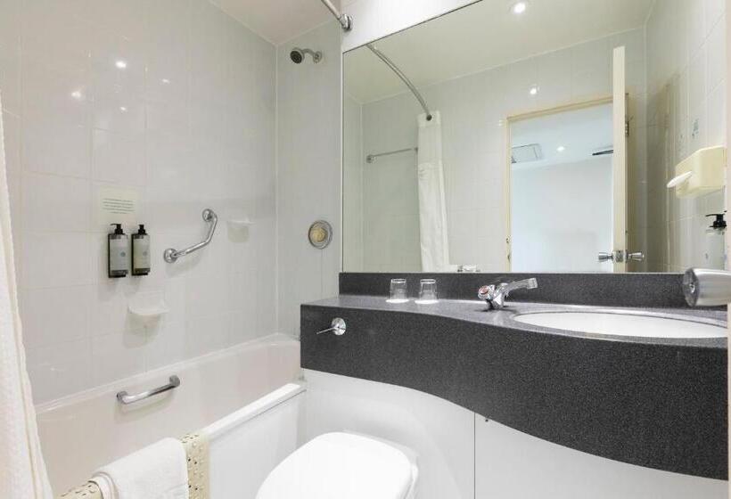行政房间, Holiday Inn Cardiff City, An Ihg