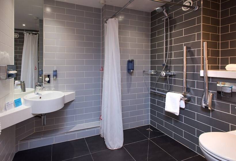 适合残疾人使用的标准间, Holiday Inn Express Cardiff Bay, An Ihg