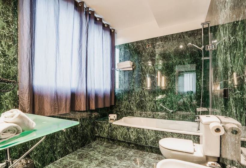 اتاق استاندارد سه نفره, Max Hotel Livorno