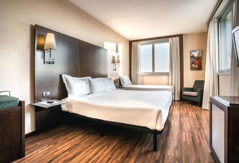 اتاق خانوادگی, Max Hotel Livorno