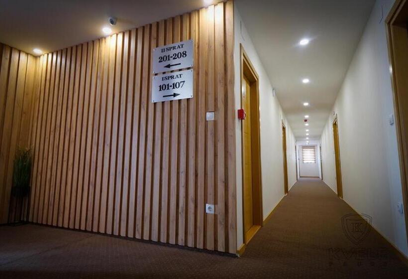 اتاق لوکس سه تخته, Motel Kvele