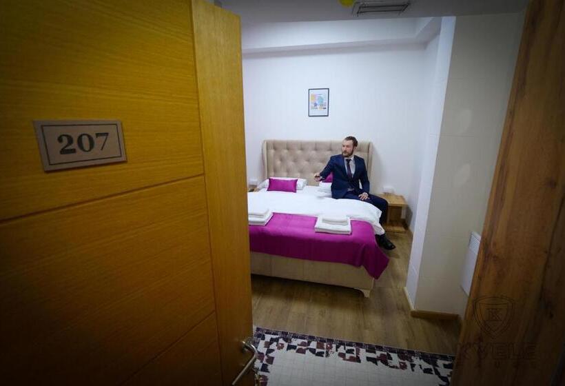 اتاق لوکس, Motel Kvele
