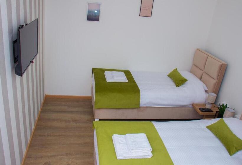 اتاق لوکس, Motel Kvele