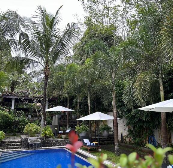 Номер Стандарт Вид на Бассейн, Terrace Garden Ayurveda Resort