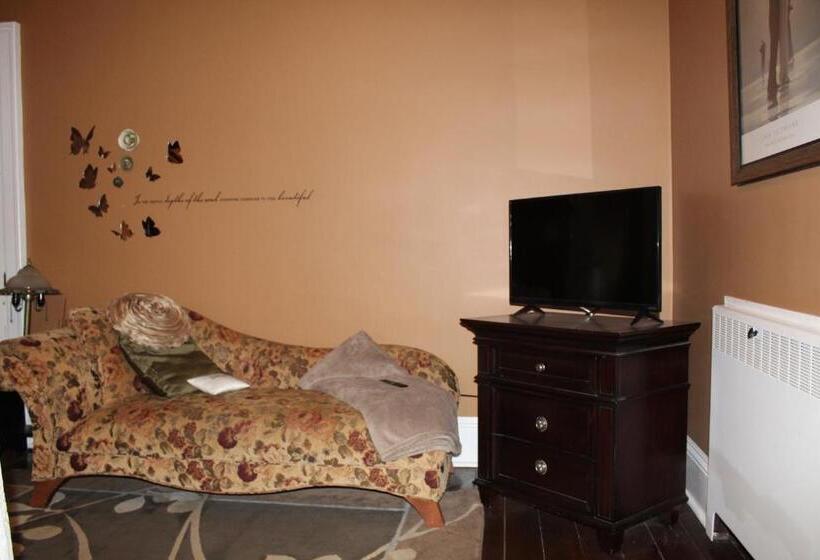 Номер Стандарт, Monroe Manor Inn