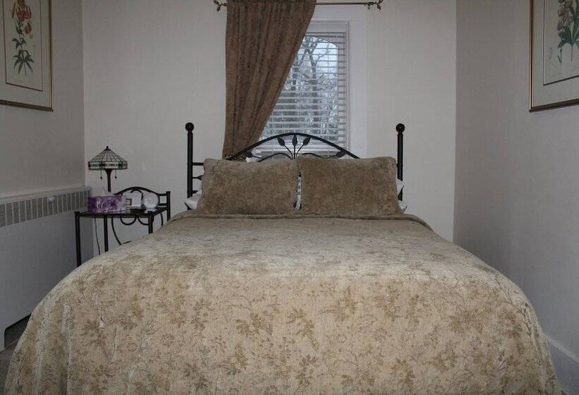 Номер Стандарт, Monroe Manor Inn