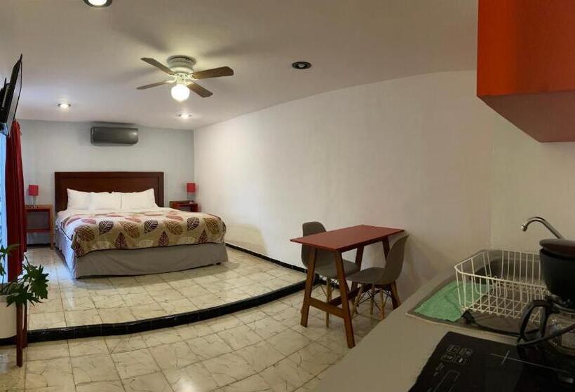 Полулюкс, Suites Del Sureste   Mérida