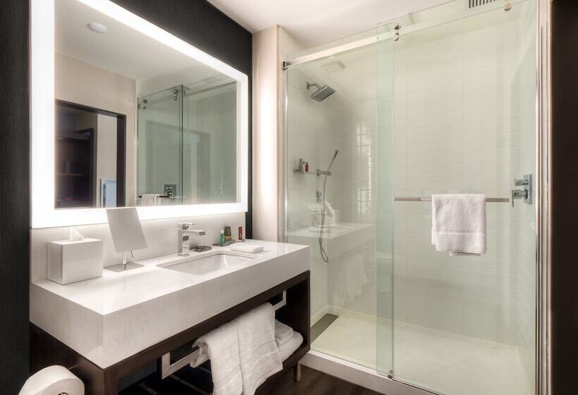 스탠다드 룸 더블 침대 도시 전망, Marriott Tacoma Downtown