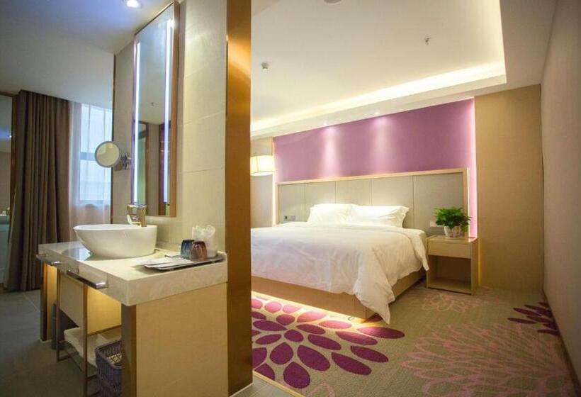 Люкс Повышенной Комфортности, Lavande Hotel Changji Changning Road