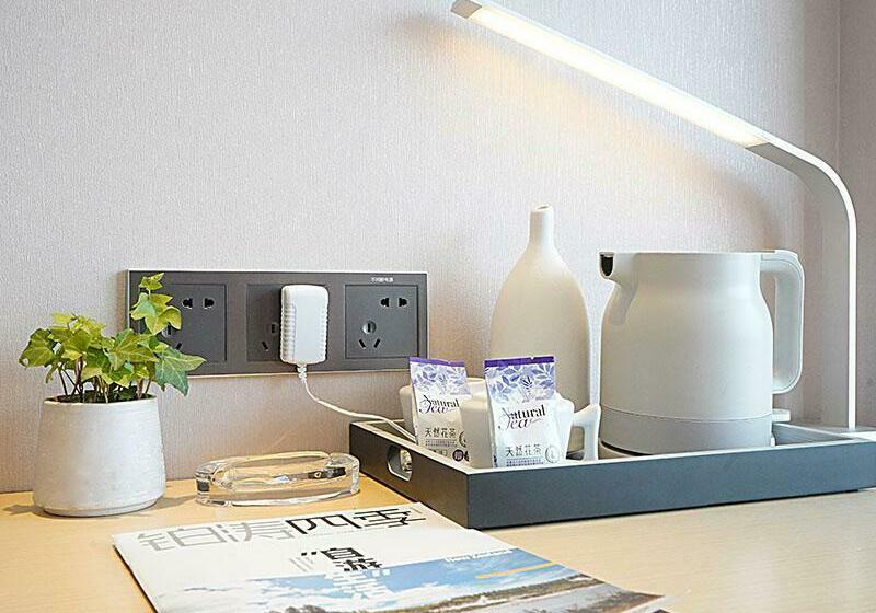 Номер Deluxe, Lavande Hotel Zigong Tanmulin Lantern Park