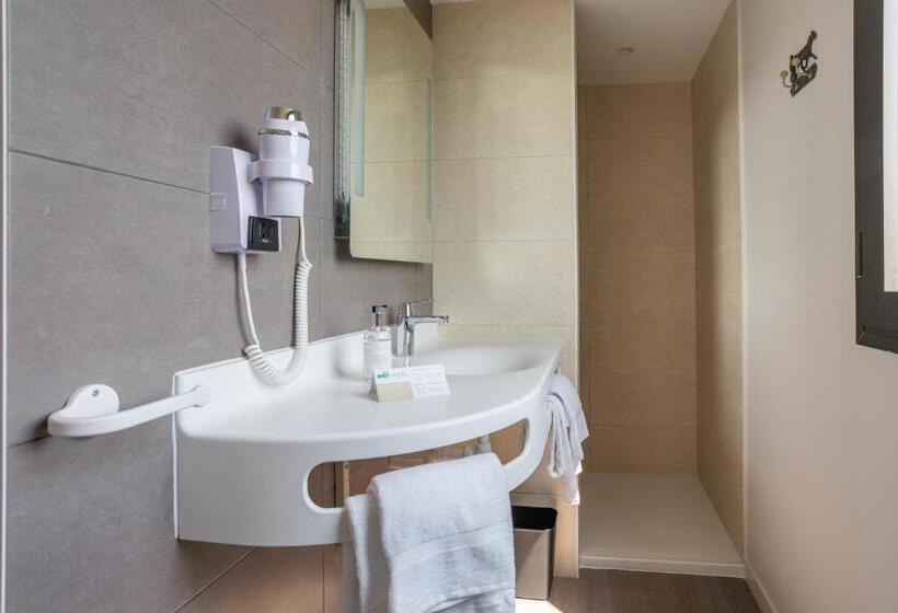 اتاق سوپریور سه تخته, Brit Hotel Ploermel   Hotel De L Hippodrome