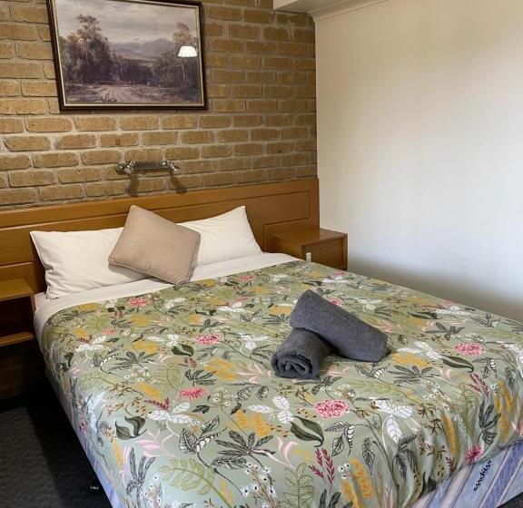 Семейный Номер, Darling Junction Motor Inn