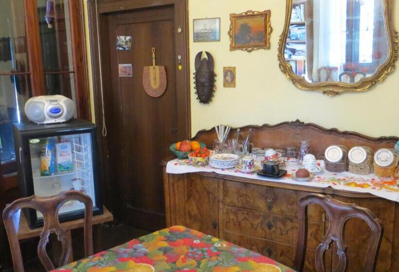Quarto Triplo Estandar, Villa Elisabetta