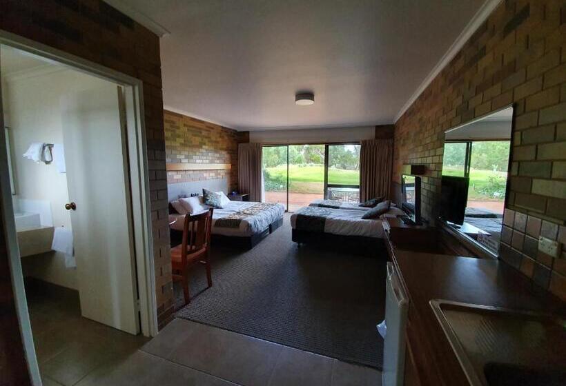 4인용 스탠다드 룸, Shepparton Golf Motel