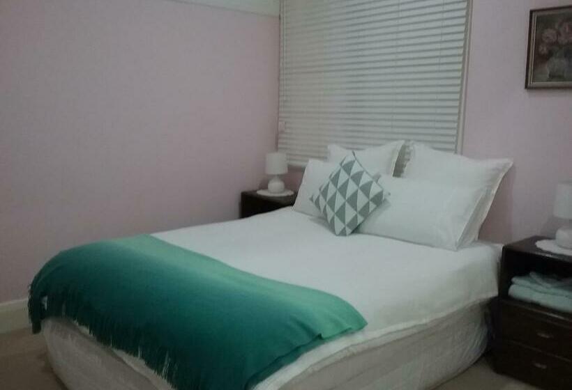Номер Стандарт, Langley Cottage B&b