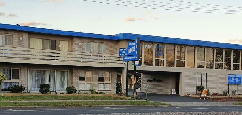 디럭스 룸, Morwell Parkside Motel