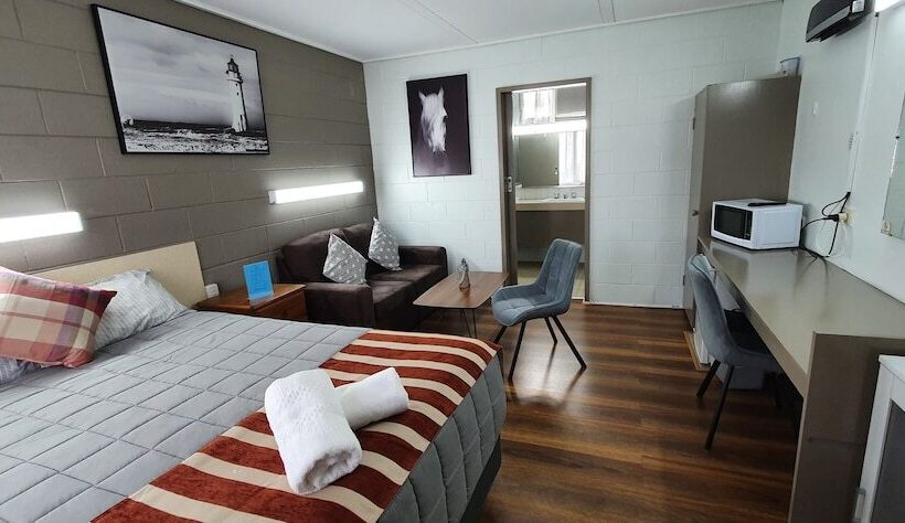 디럭스 룸, Morwell Parkside Motel