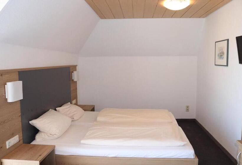 اتاق استاندارد با چشم‌انداز دریاچه, Strandhaus Hagnau