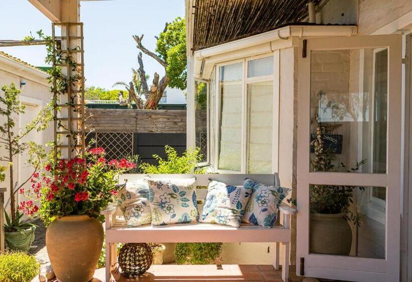 Трехместный Номер Комфорт, Guinea Fowl House