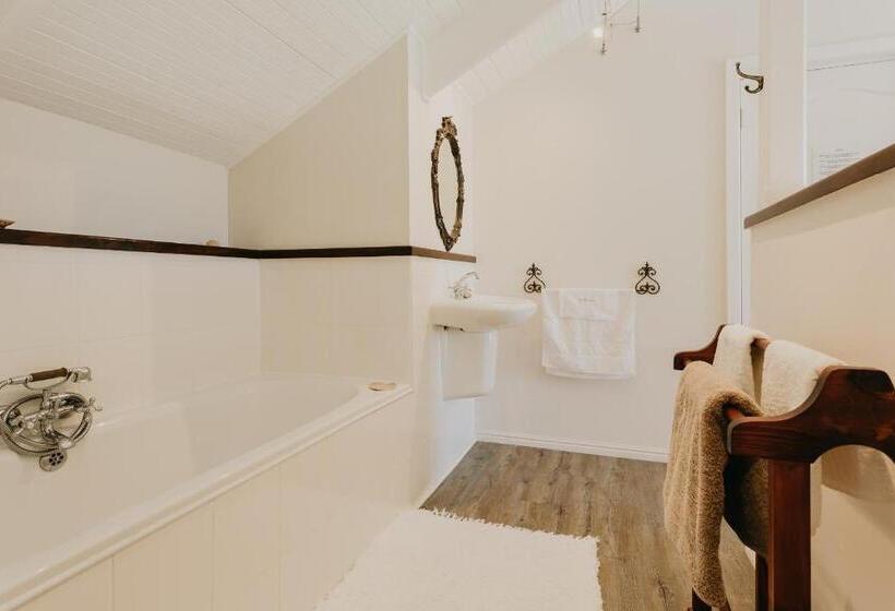 Номер Deluxe Вид на Море с Балконом, Guinea Fowl House