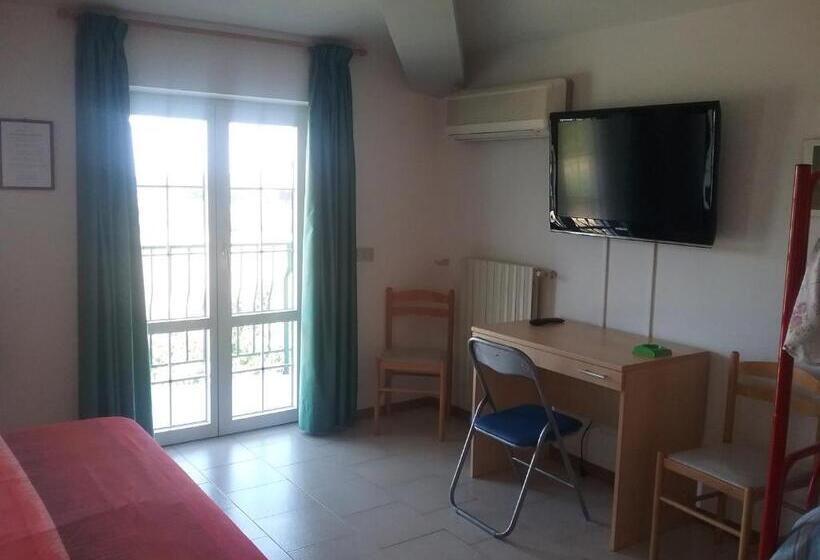 Номер Стандарт с Террасой, Bed And Breakfast L' Aranciera