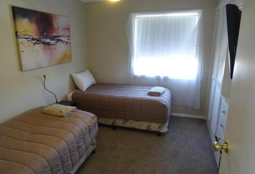 ３ベッドルームアパートメント, Centrepoint Motel