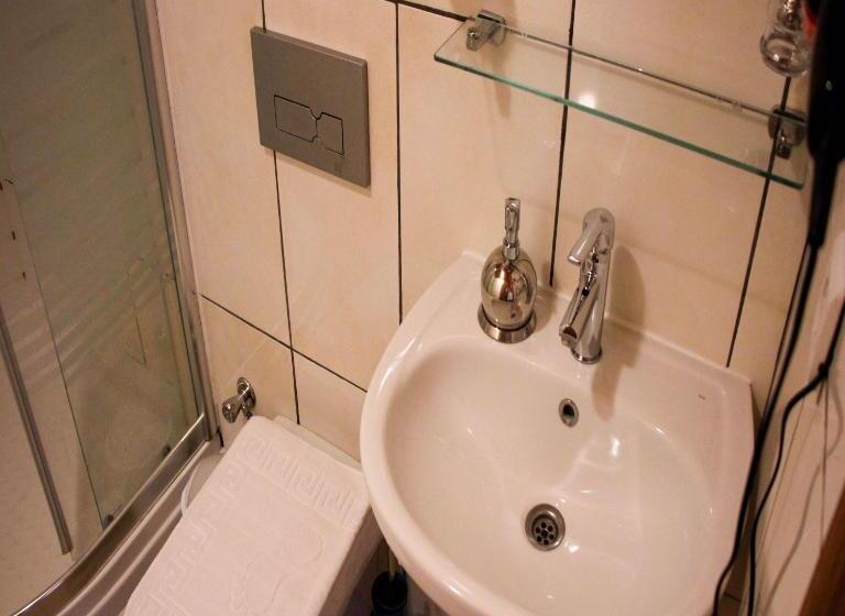 Quarto Estandar com Sacada, Limon Otel