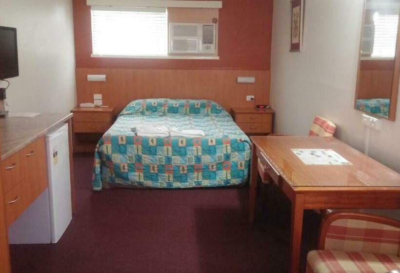 Номер Стандарт, Motel Monaco