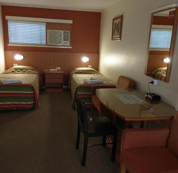 Номер Стандарт, Motel Monaco
