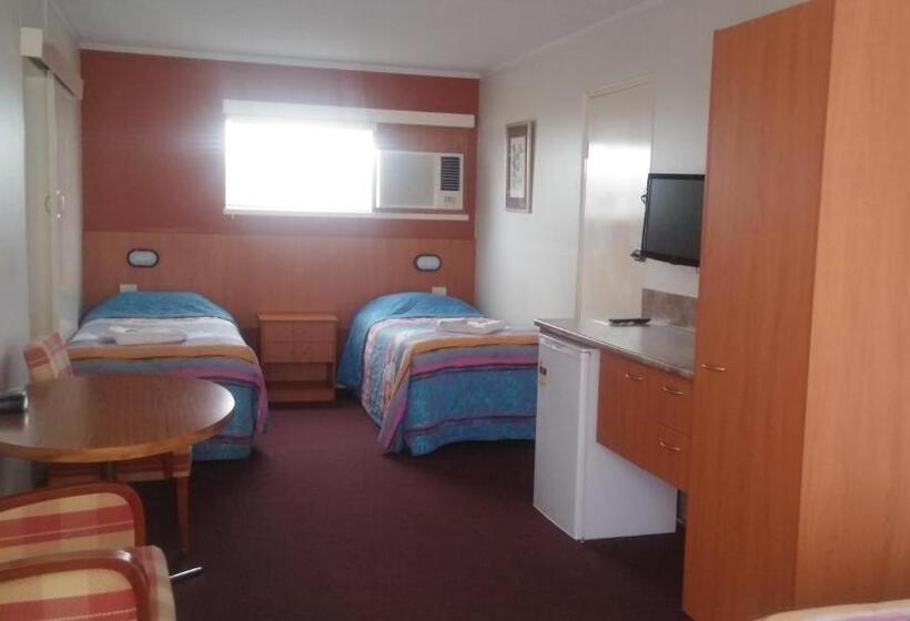 Family Connecting Room, Motel Monaco